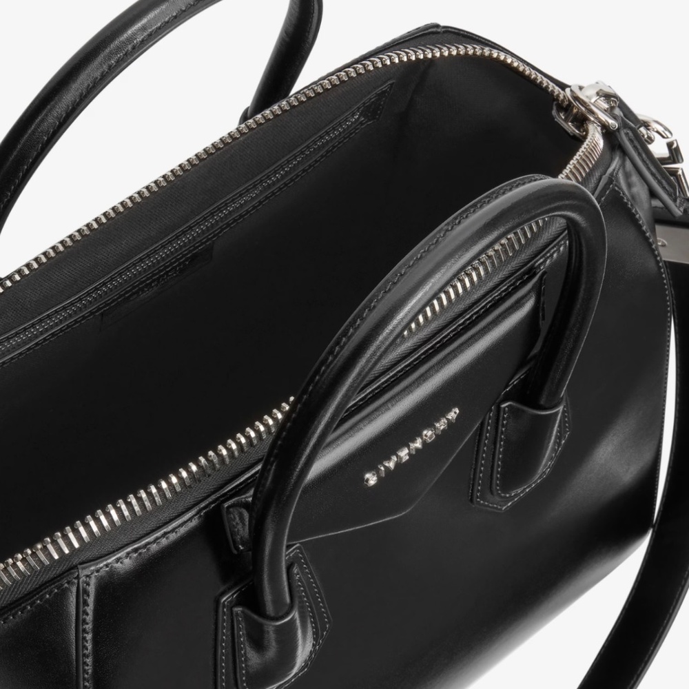 Givenchy - Picture 4 of 5